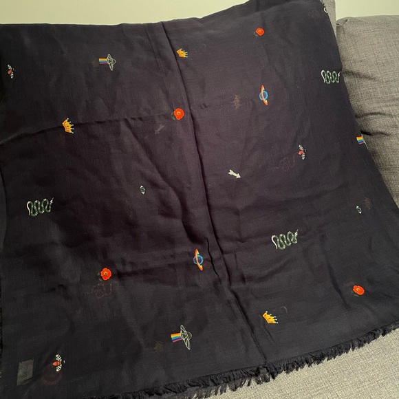 Gucci Scarf - Picture 3 of 9